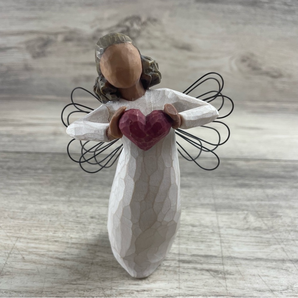 WILLOW TREE ANGEL WITH LOVE 2006 SCULPTURE - Susan Lordi Demdaco - ANGELS